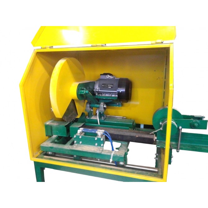 Поперечний автоматичний верстат для відрізання топливних брикетів